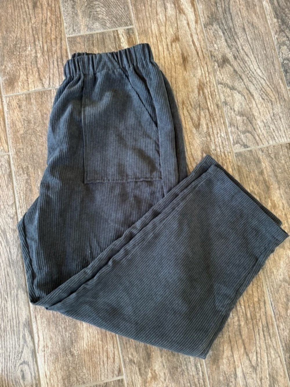 Emery Rose Women's wide Straight Leg Corduroy-like Pants - dark grey